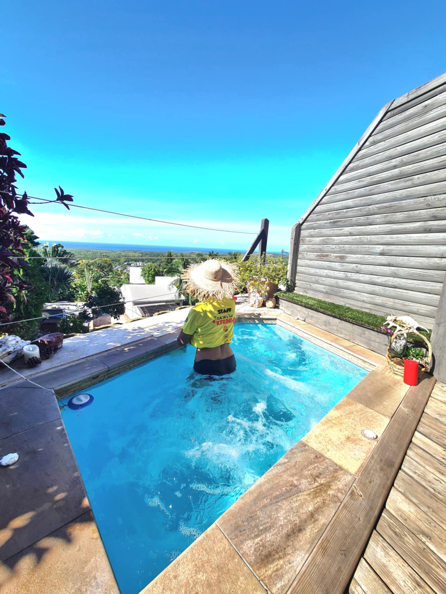 Spa privatif avec vue panoramique sur l'océan au Vétibunga, L'Étang-Salé, La Réunion